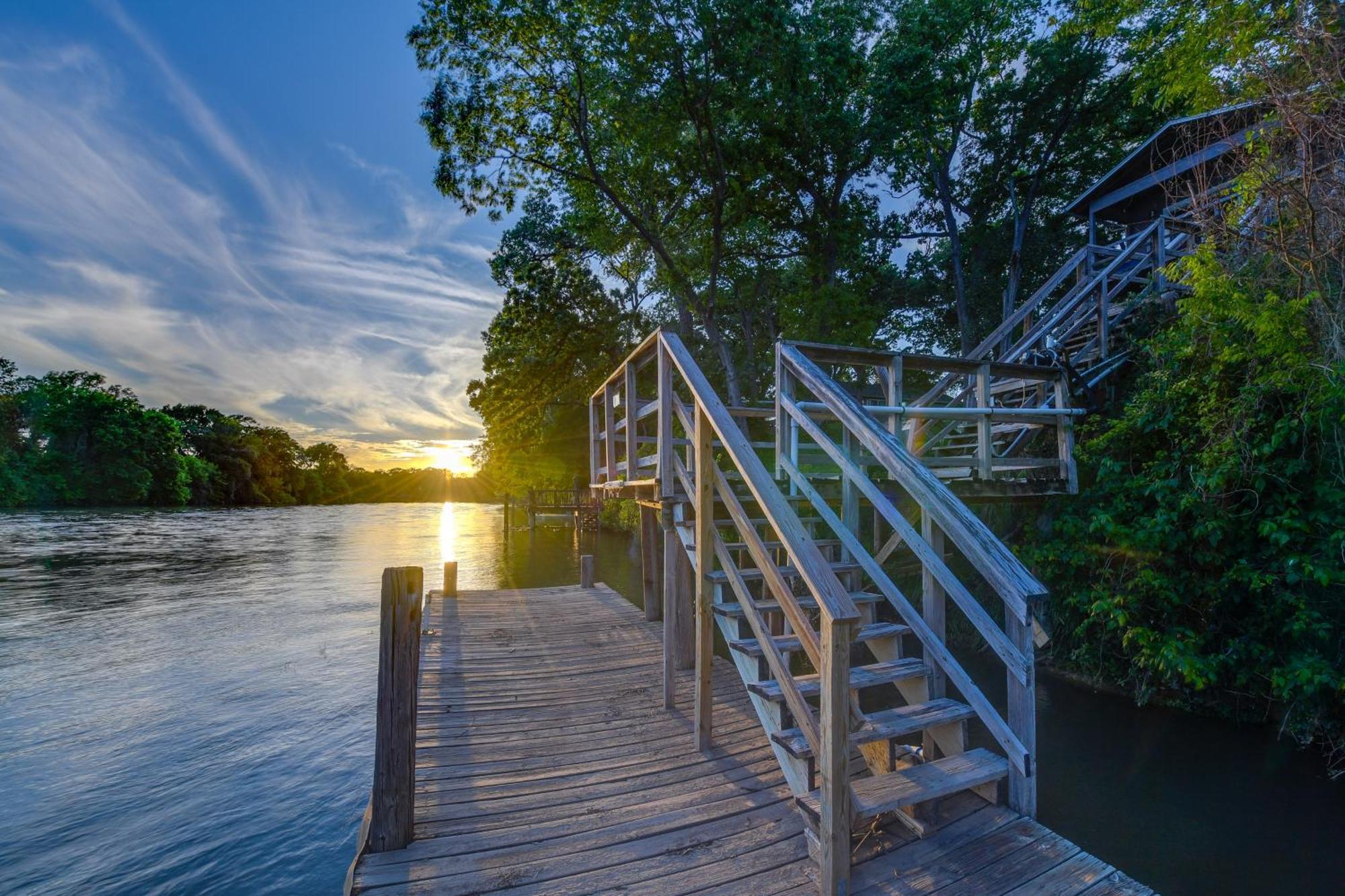 Apartamento Rustic River Cabin With Dock And Covered Deck! Waco Exterior foto